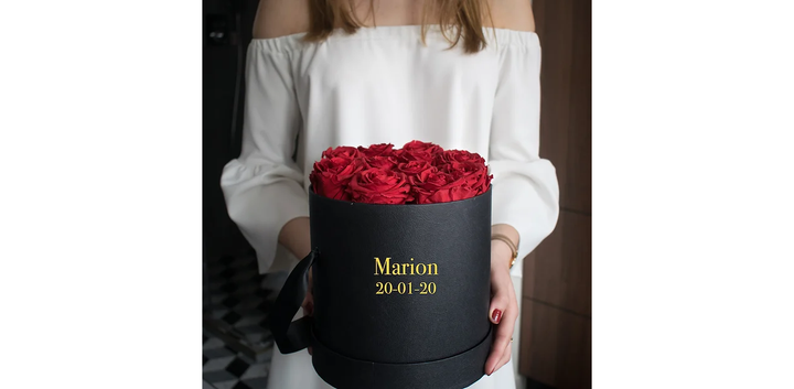 Roses éternelles par 15 dans écrin rond personnalisé