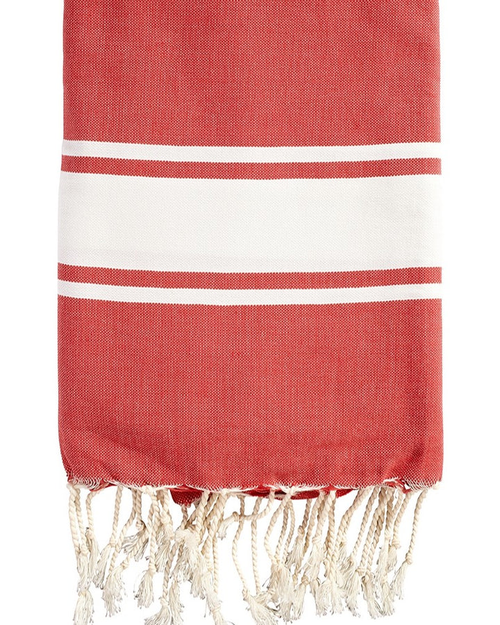 fouta-rouge-personnalisation-plage-soleil-bronzage-frange-artisanal