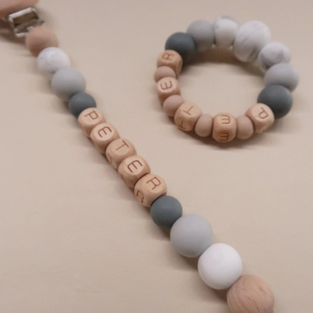Attache tétine personnalisée - Modèle Hêtre & Silicone