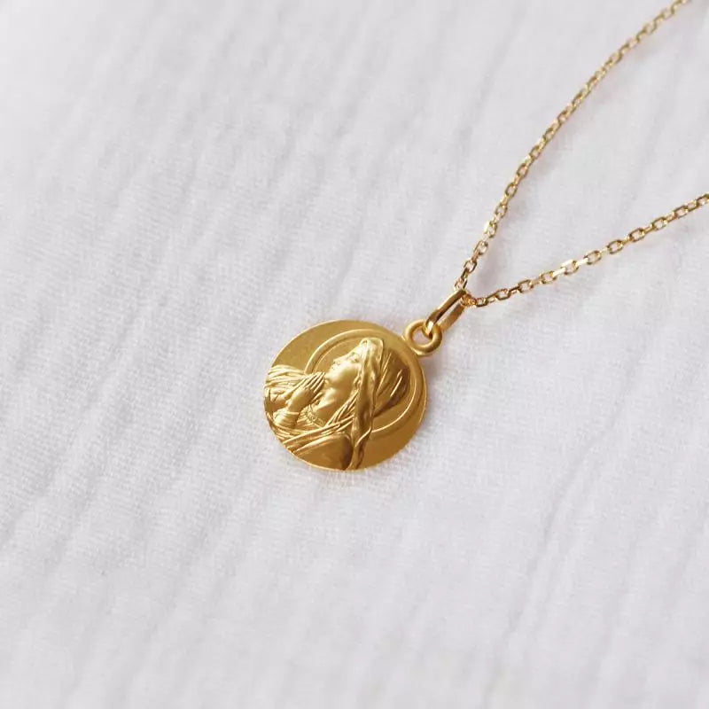 Collier Baptême Communion personnalisé - Médaille Vierge en prière - Plaqué Or