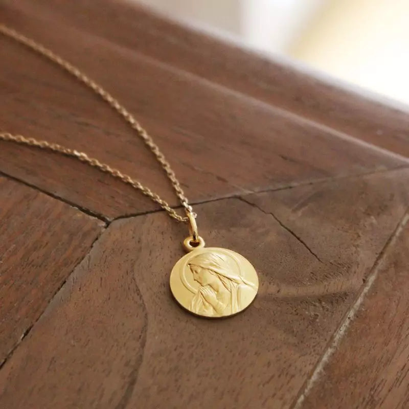 Collier Baptême Communion personnalisé - Médaille Vierge en prière - Plaqué Or