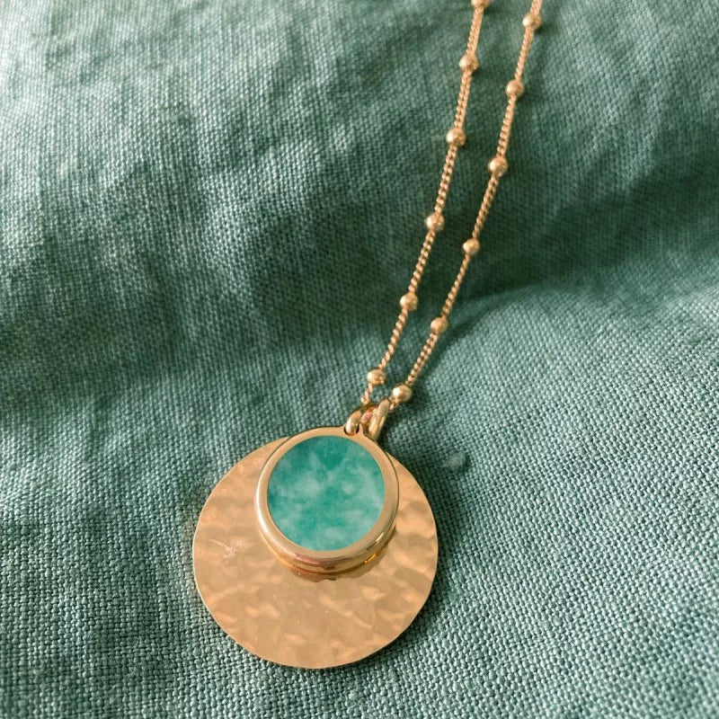 Collier médaille martelée et pierre fine personnalisé - Chaîne perlée - Plaqué Or