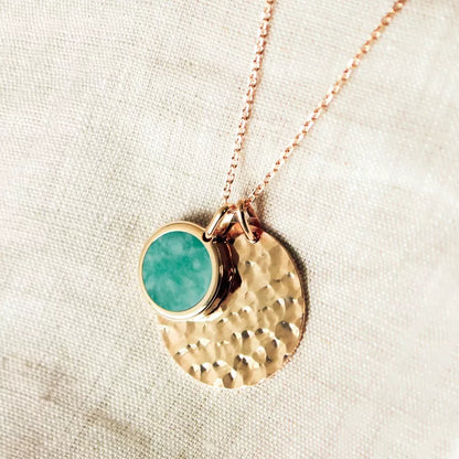 Collier médaille martelée et pierre fine personnalisé - Plaqué or