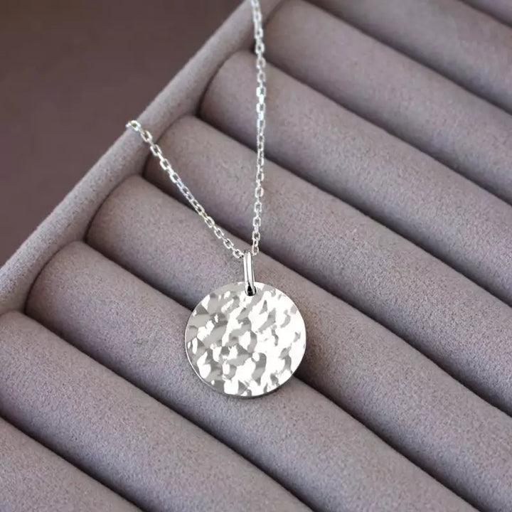 Collier personnalisé - Pendentif petite médaille martelée - Argent ou Plaqué Or