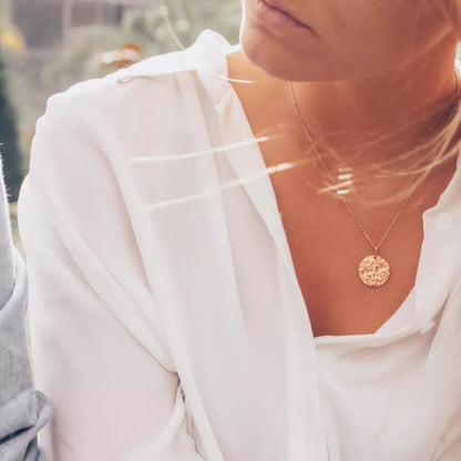 Collier personnalisé - Pendentif petite médaille martelée - Argent ou Plaqué Or