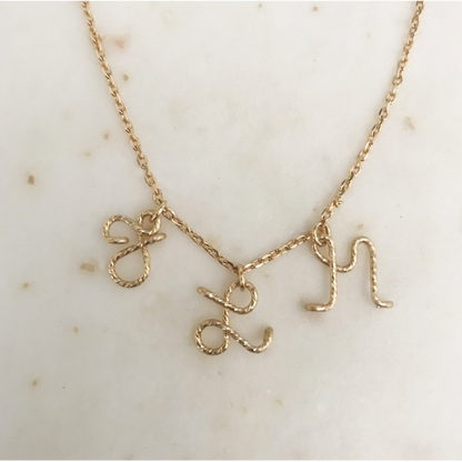 Collier personnalisé - Petite Majuscule sur chaîne sparkle