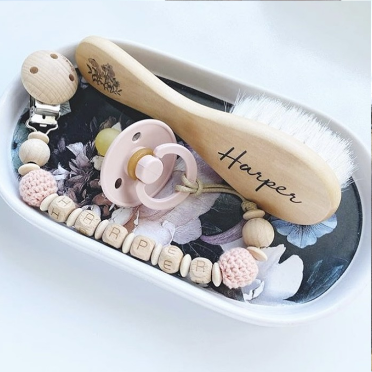 Attache tétine personnalisée - Modèle Hêtre & crochet